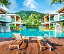 Wyndham Sea Pearl Resort, Phuket. Location at 12 Prabaramee Road, Patong Beach Kathu